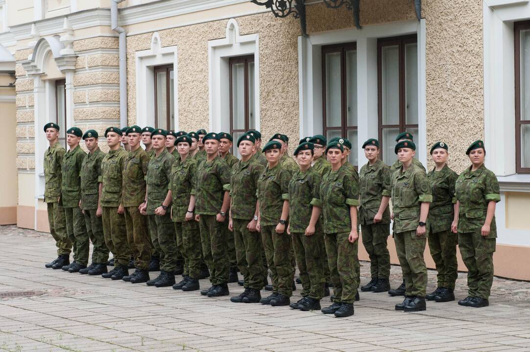 Prisiekė nauja karininkų laida