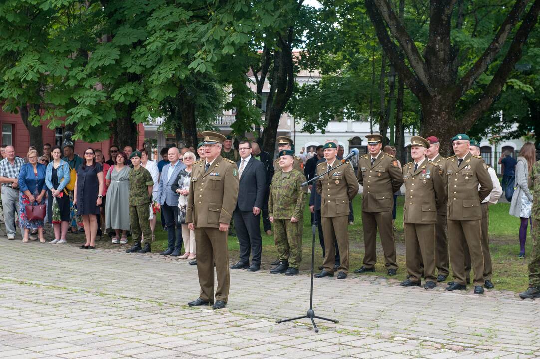 Prisiekė nauja karininkų laida