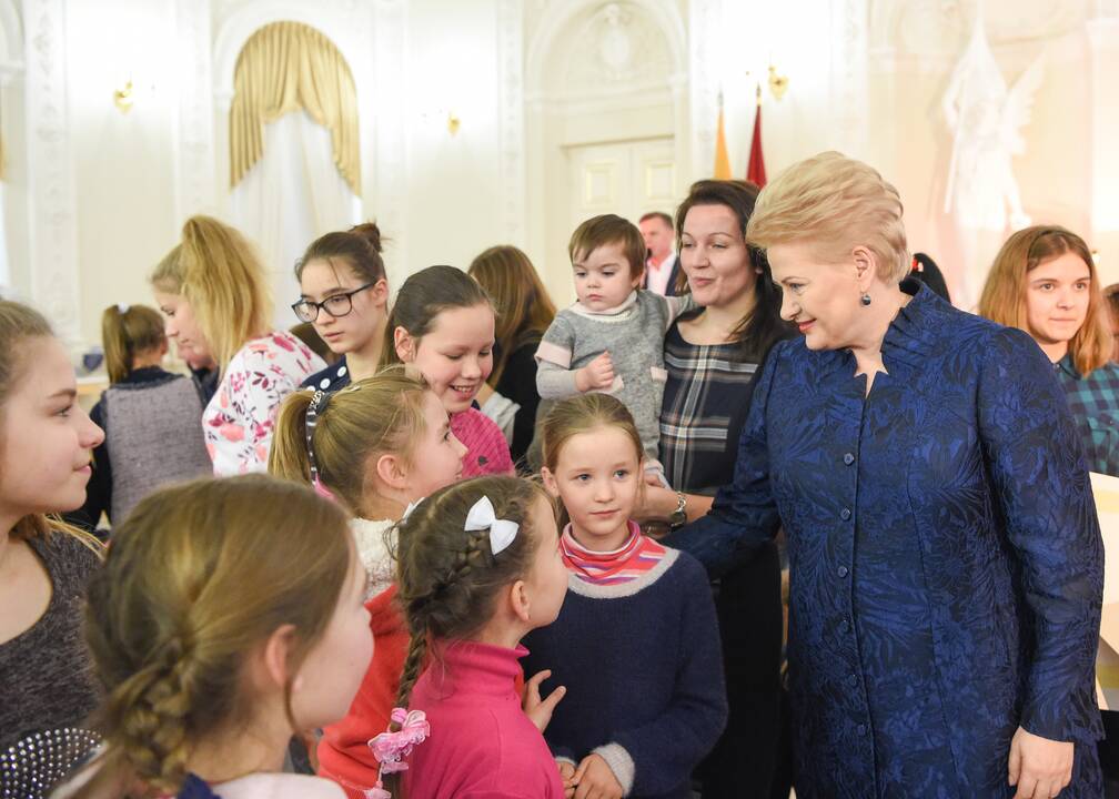 Prezidentė paskelbė „Knygų Kalėdų“ pradžią