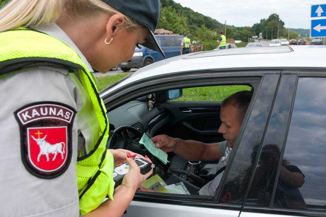 Policijos reidas Panerių gatvėje