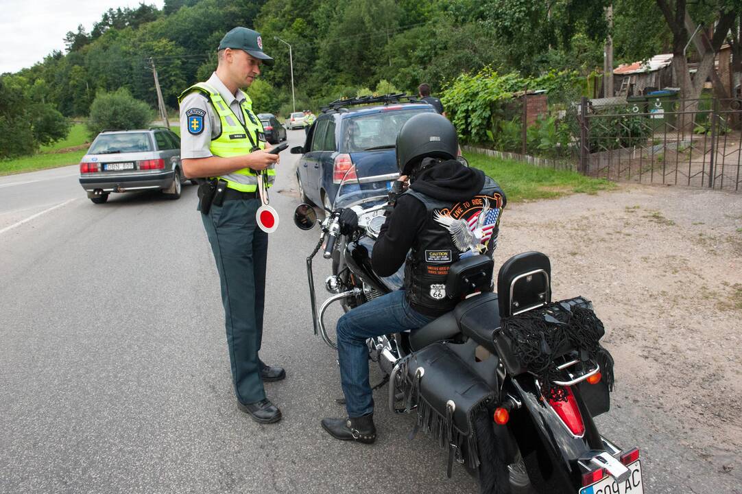 Policijos reidas Panerių gatvėje