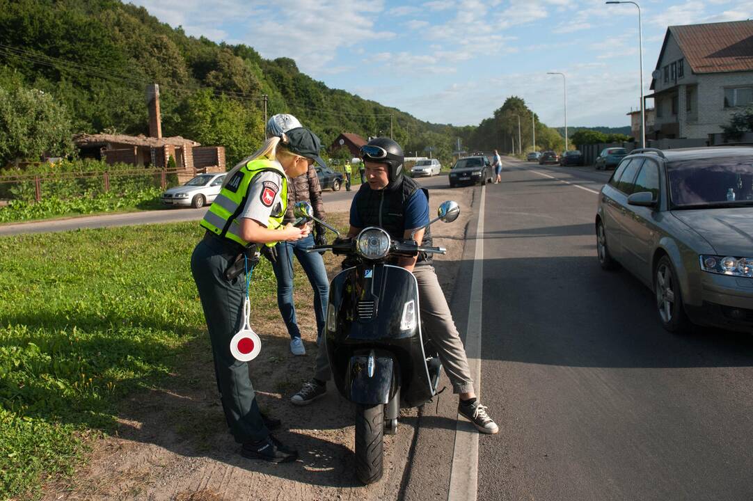 Policijos reidas Panerių gatvėje