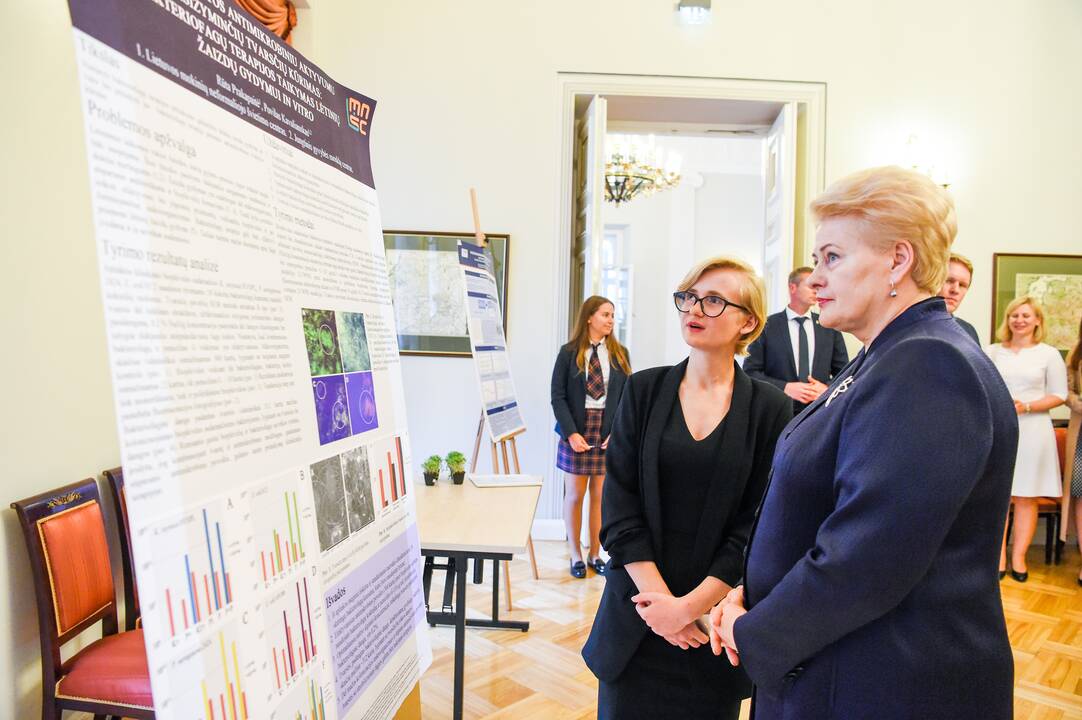 Geriausių mokslinių disertacijų laureatų apdovanojimai