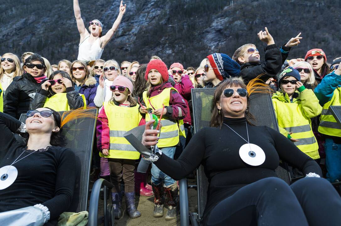 Tamsoje gyvenantis miestelis rado būdą įdarbinti Saulę