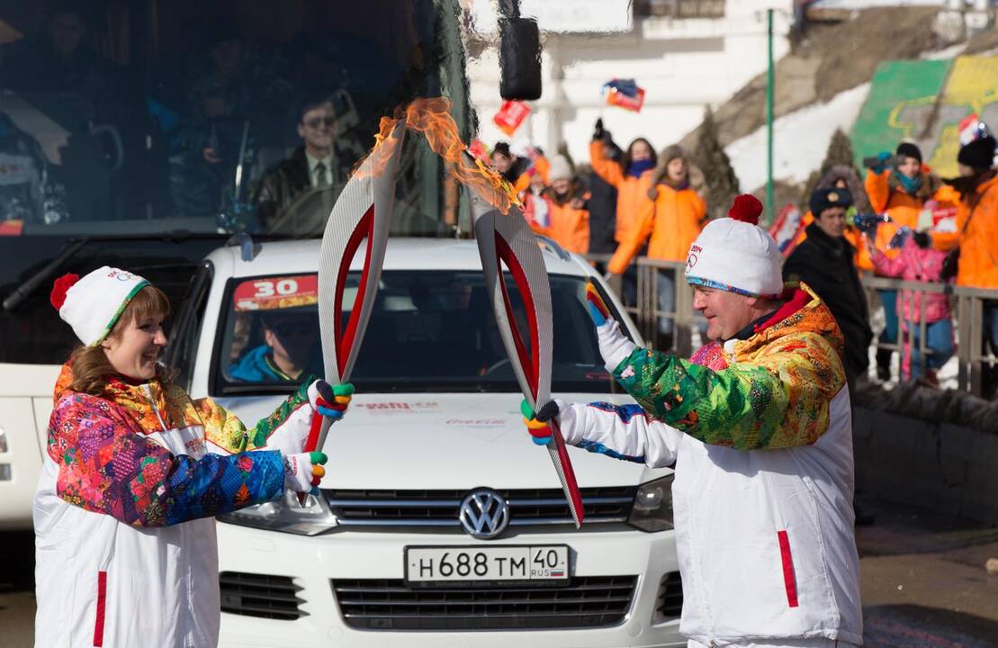 Per Sočį nešamas olimpinis deglas