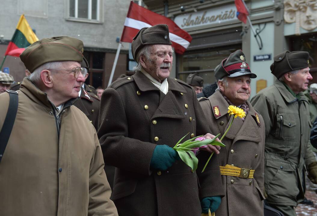 Maždaug 1 500 žmonių dalyvavo Latvijos SS legiono paminėjimo eitynėse Rygoje