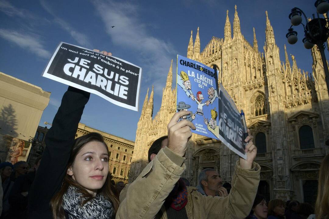 Prancūzijoje per 200 tūkst. žmonių išėjo į gatves protestuoti