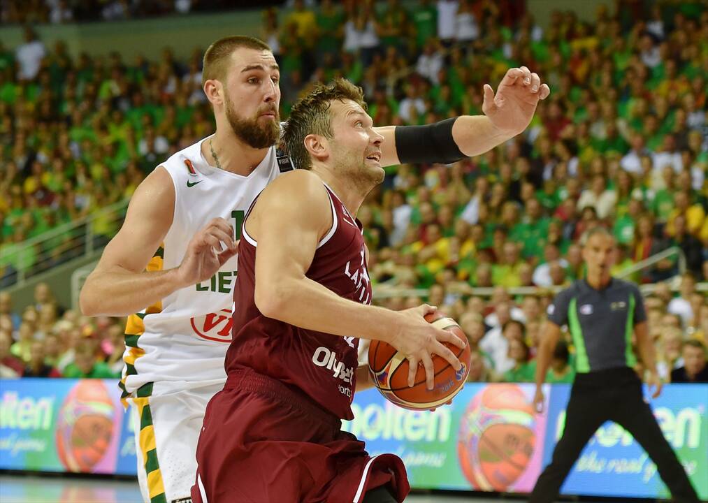 Europos krepšinio čempionatas: Lietuva - Latvija 68:49