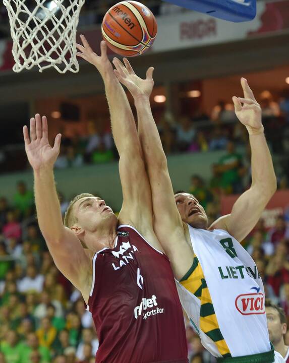 Europos krepšinio čempionatas: Lietuva - Latvija 68:49