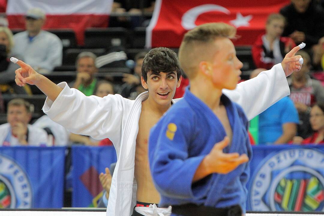Europos jaunių dziudo čempionato pradžia