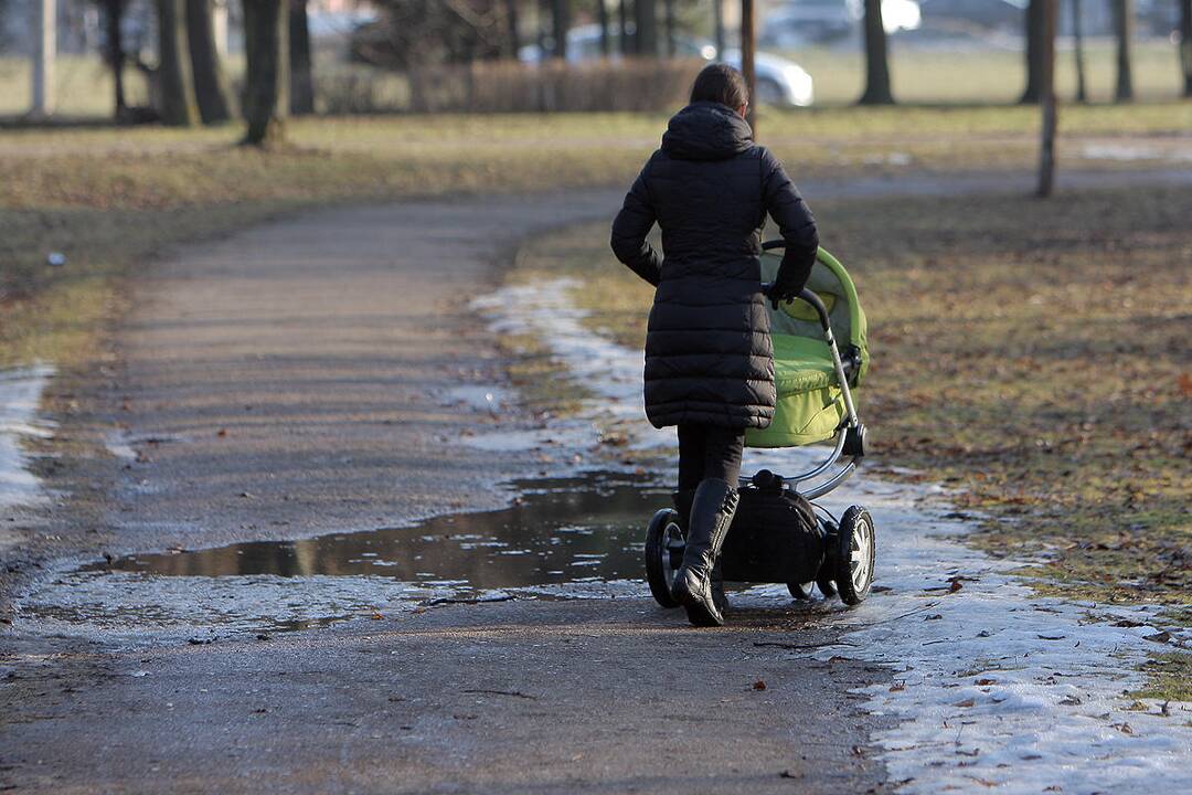 Pavasarinės balos Kauno gatvėse