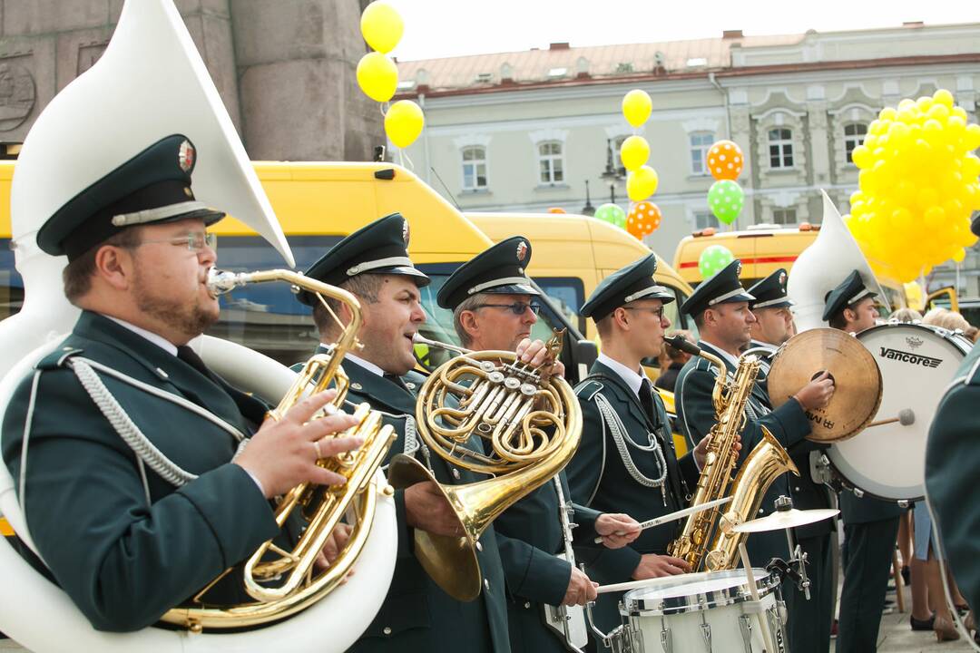 Mokykloms – nauji geltonieji autobusiukai