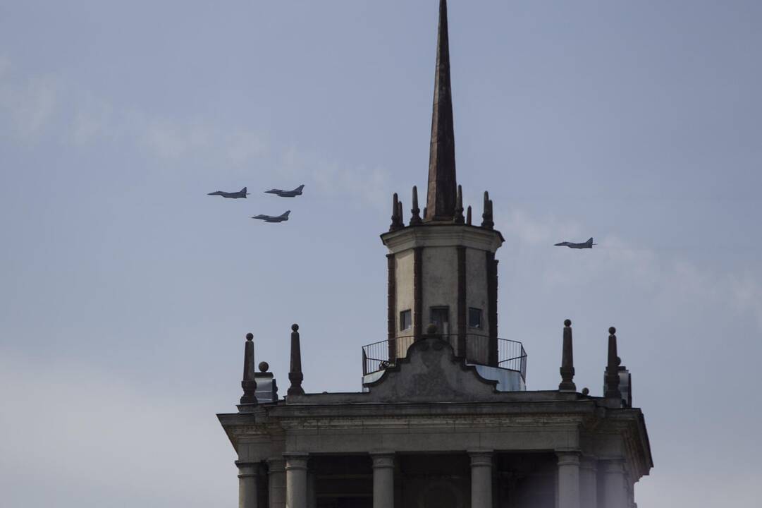 Kariuomenės ir visuomenės šventėje – NATO sąjungininkų naikintuvai