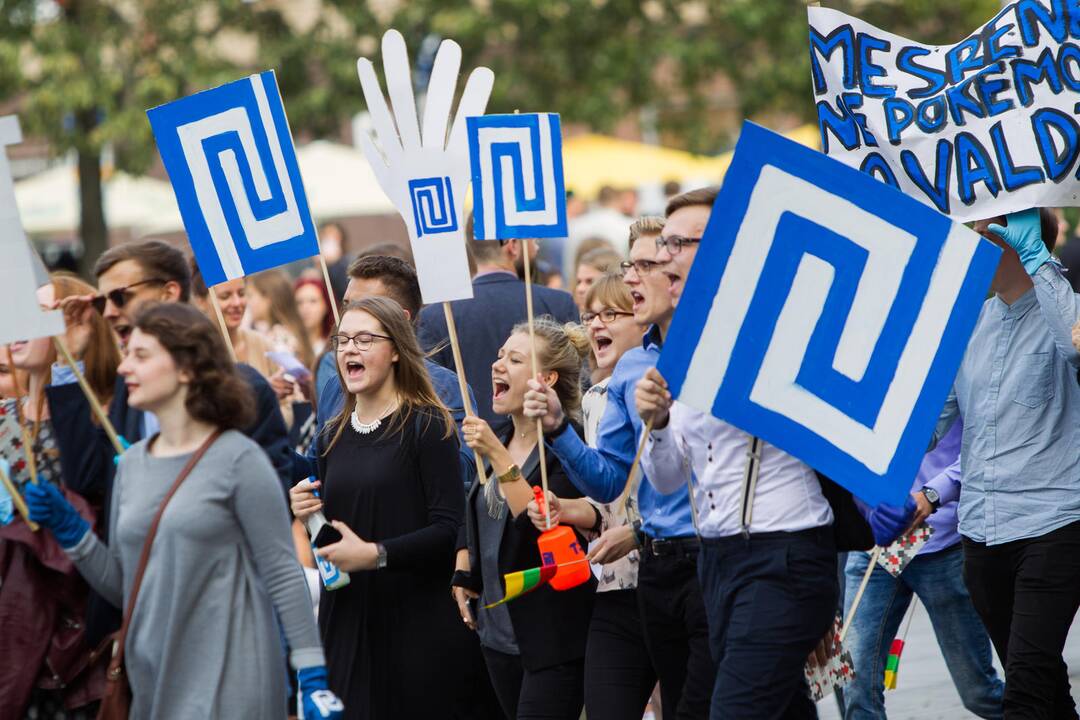 Šventinė VU dėstytojų ir studentų eisena