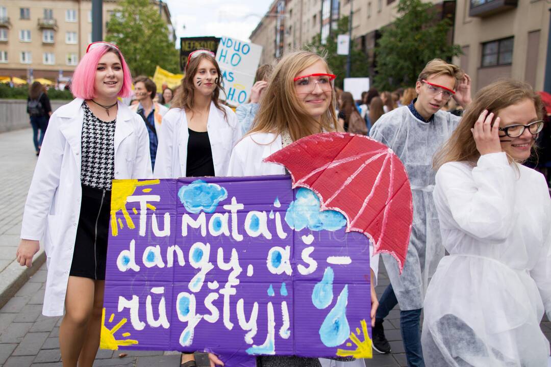 Šventinė VU dėstytojų ir studentų eisena