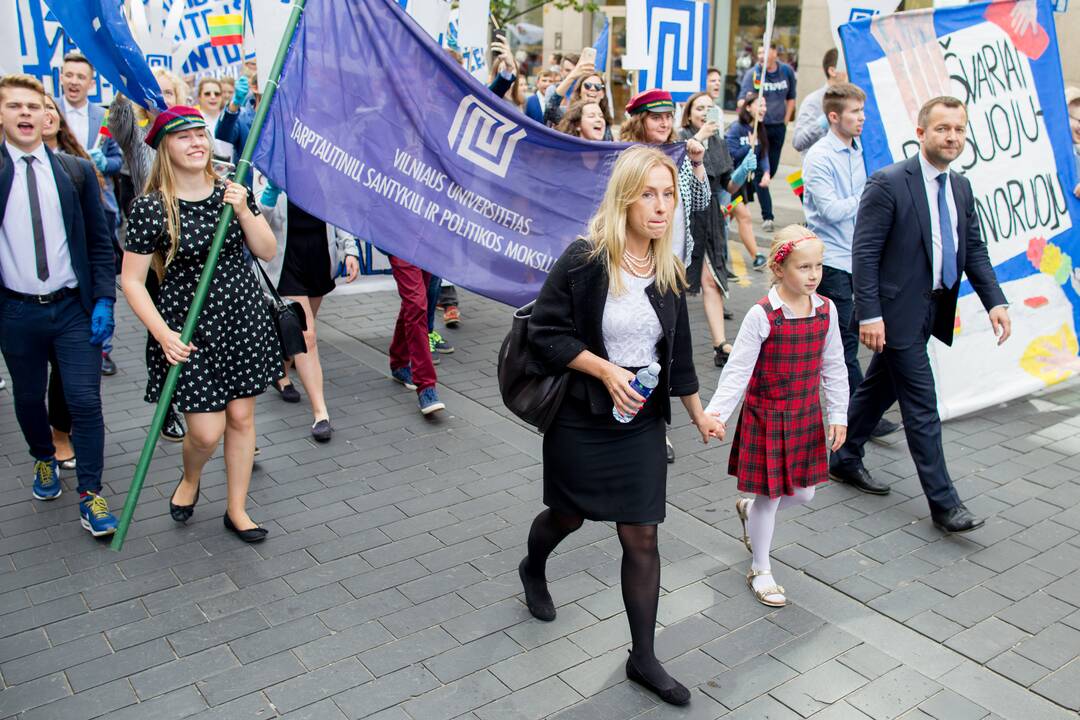 Šventinė VU dėstytojų ir studentų eisena