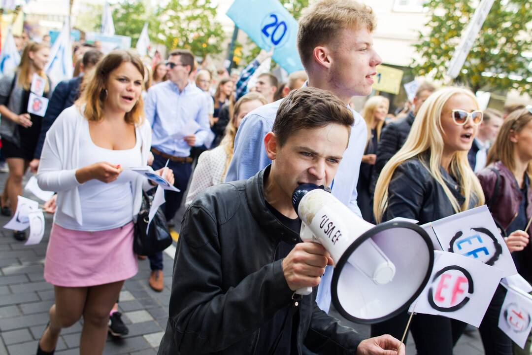 Šventinė VU dėstytojų ir studentų eisena