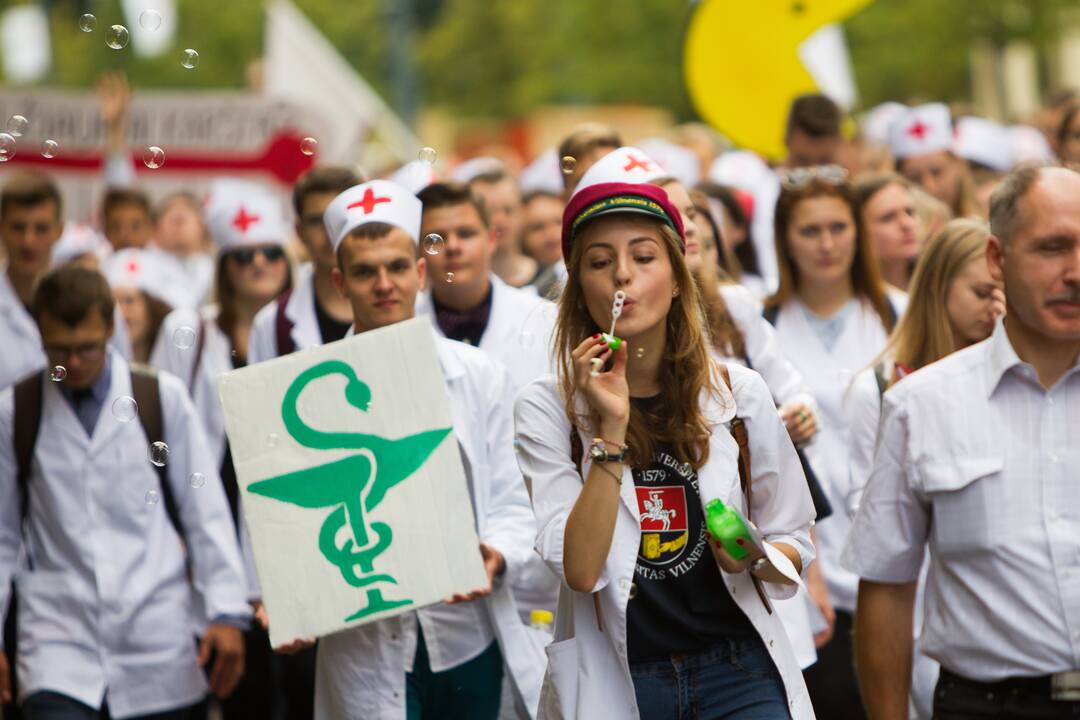 Šventinė VU dėstytojų ir studentų eisena