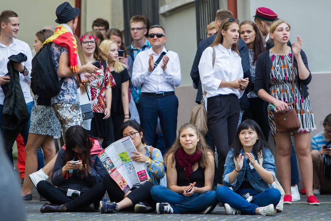 Šventinė VU dėstytojų ir studentų eisena