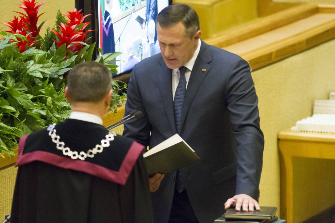 Naujas Seimas susirinko į pirmąjį posėdį