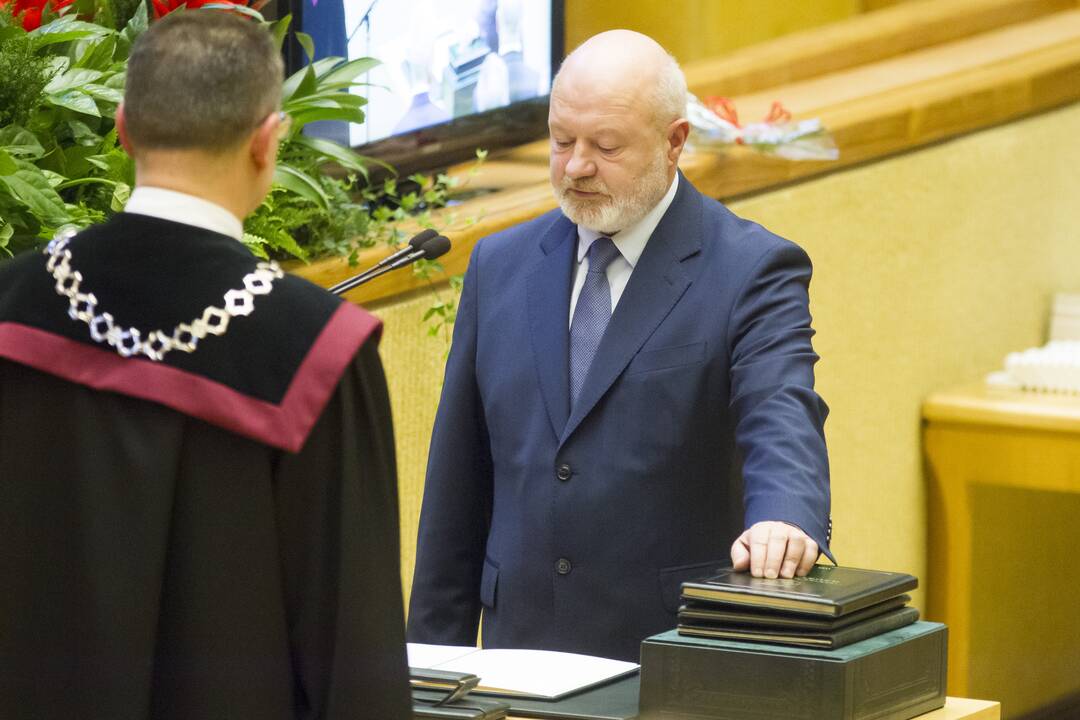 Naujas Seimas susirinko į pirmąjį posėdį