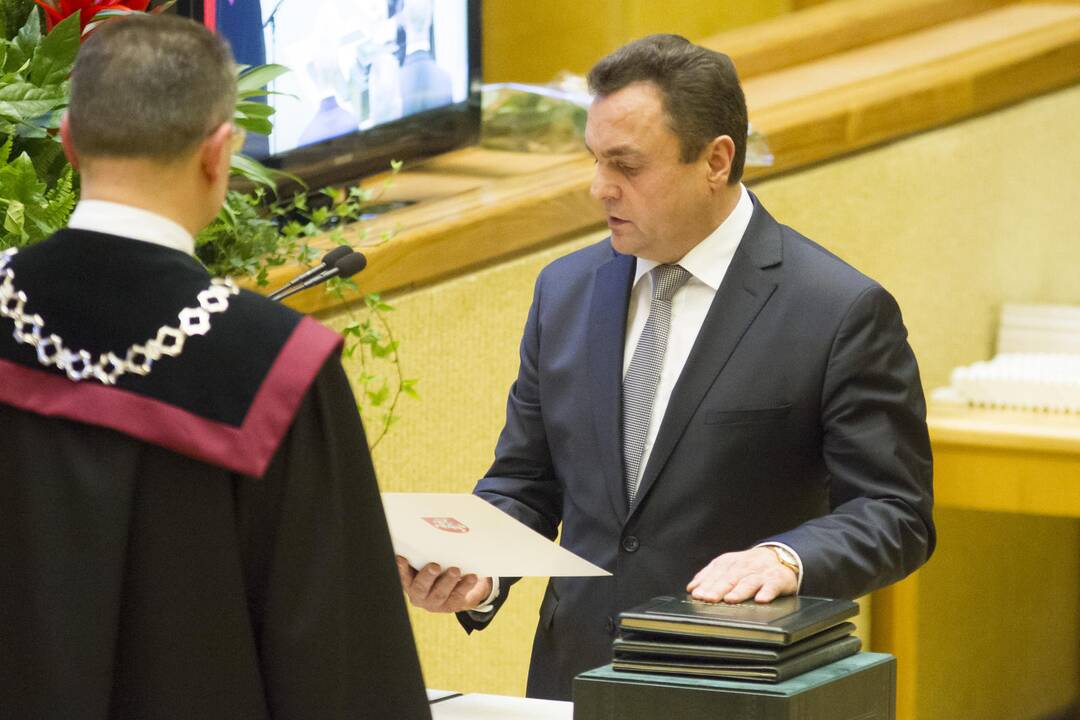 Naujas Seimas susirinko į pirmąjį posėdį