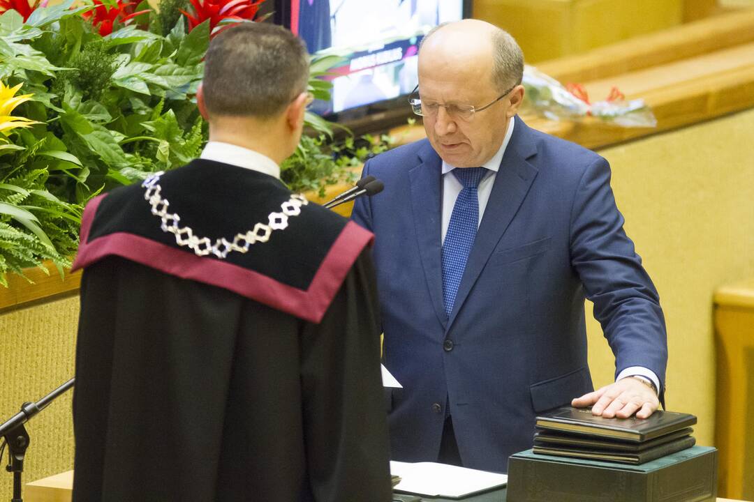 Naujas Seimas susirinko į pirmąjį posėdį