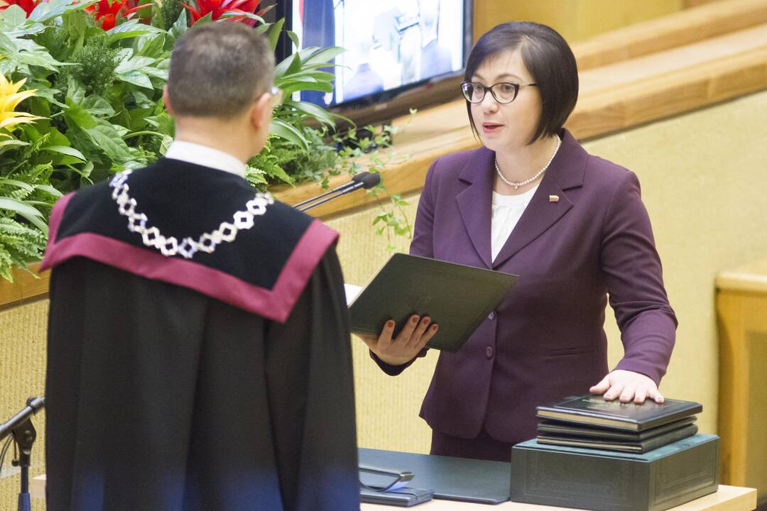 Naujas Seimas susirinko į pirmąjį posėdį