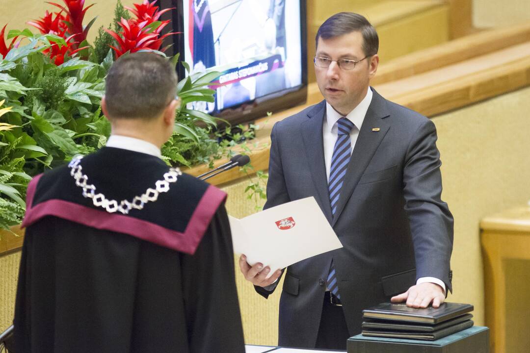 Naujas Seimas susirinko į pirmąjį posėdį