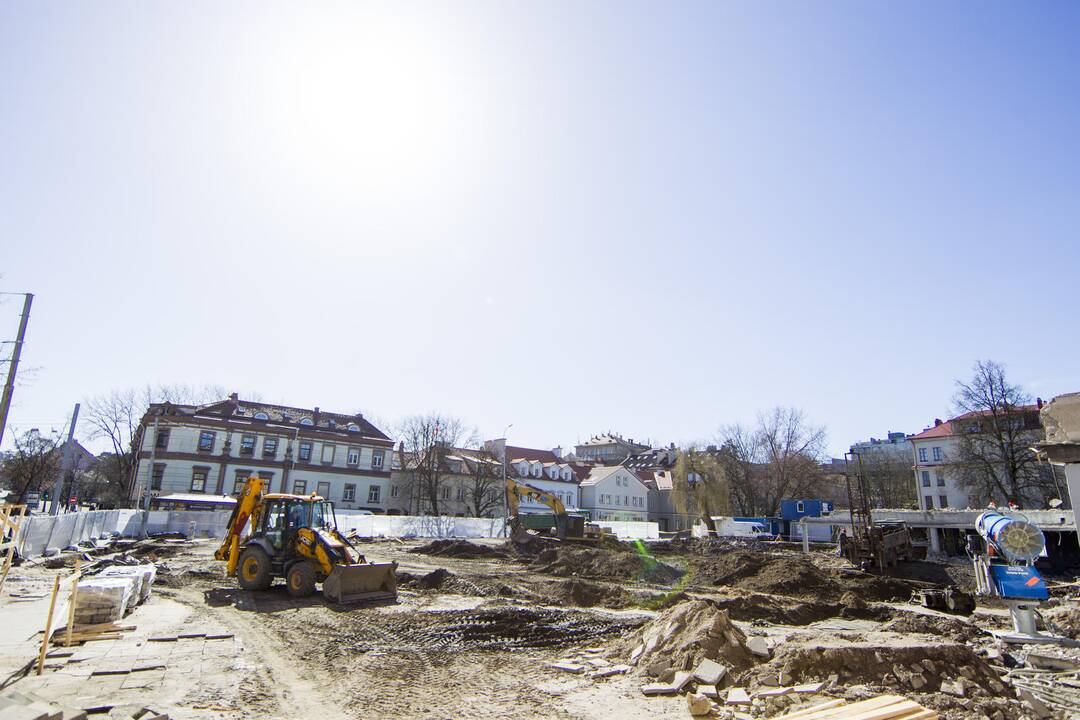 Iš buvusio Kelių policijos pastato liko griuvėsiai