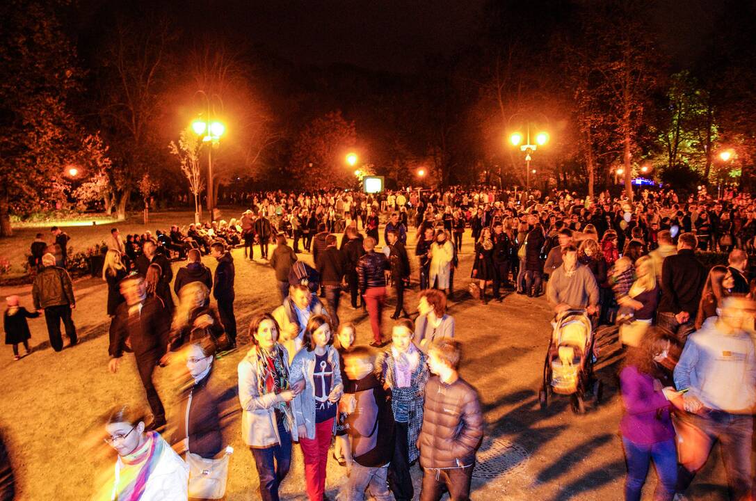 Šviesos festivalis Bernardinų sode