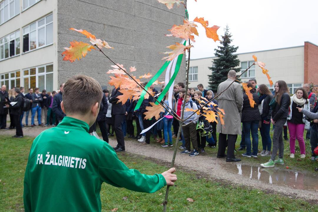 Prie Senvagės gimnazijos statys naują stadioną