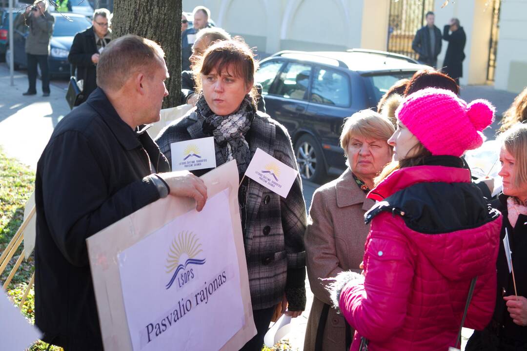 Mokytojai susirinko į mitingą