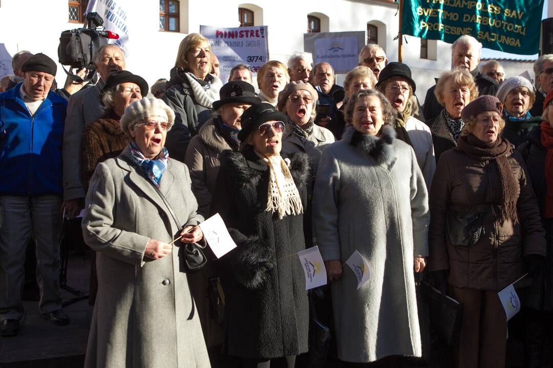 Mokytojai susirinko į mitingą