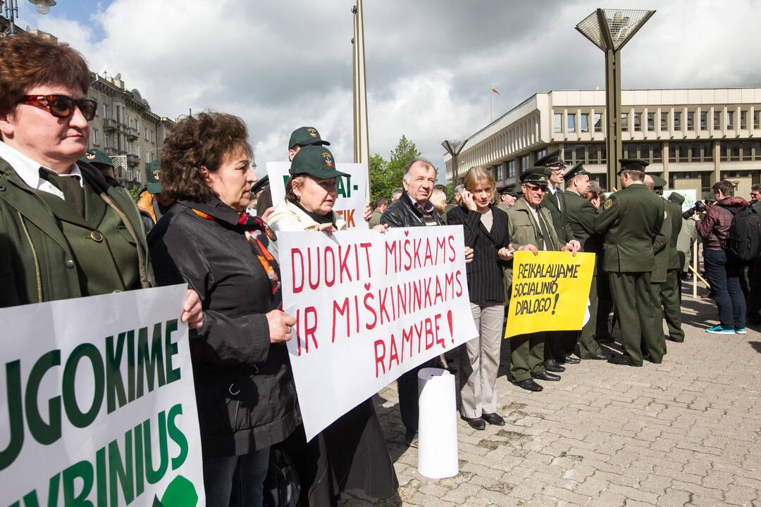 Miškininkų protestas prie Seimo