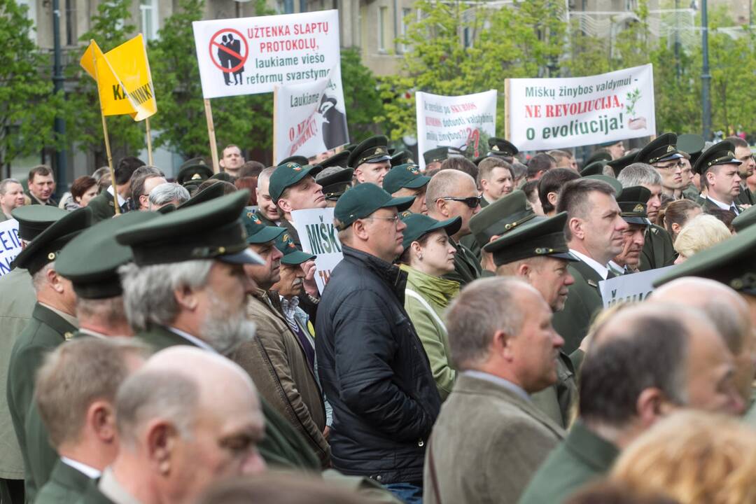 Miškininkų protestas prie Seimo