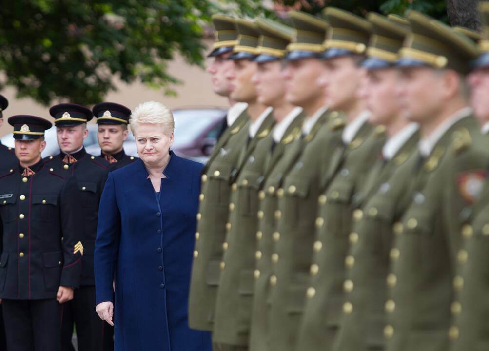 Kariūnams suteikti leitenanto laipsniai