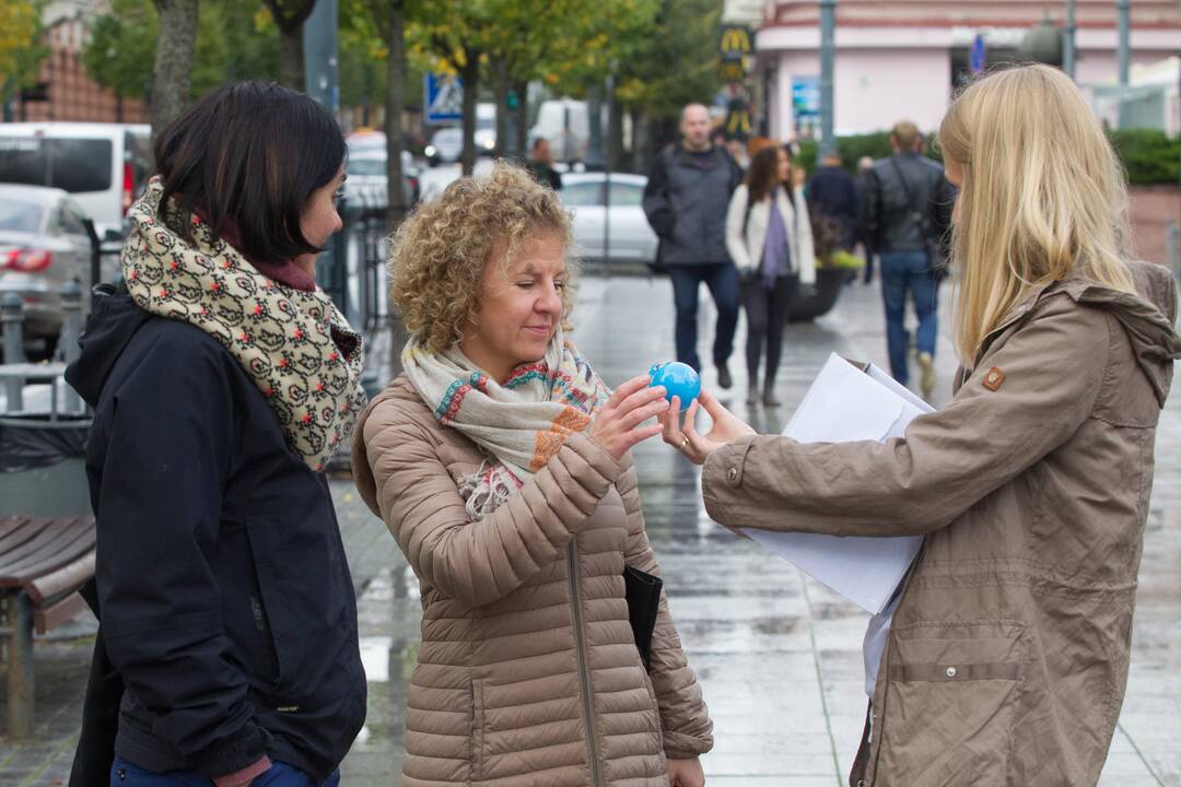 Ministras vilniečiams dalino suvenyrus