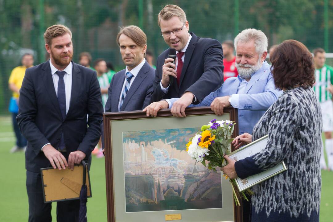 Senvagės gimnazijos stadiono atidarymas