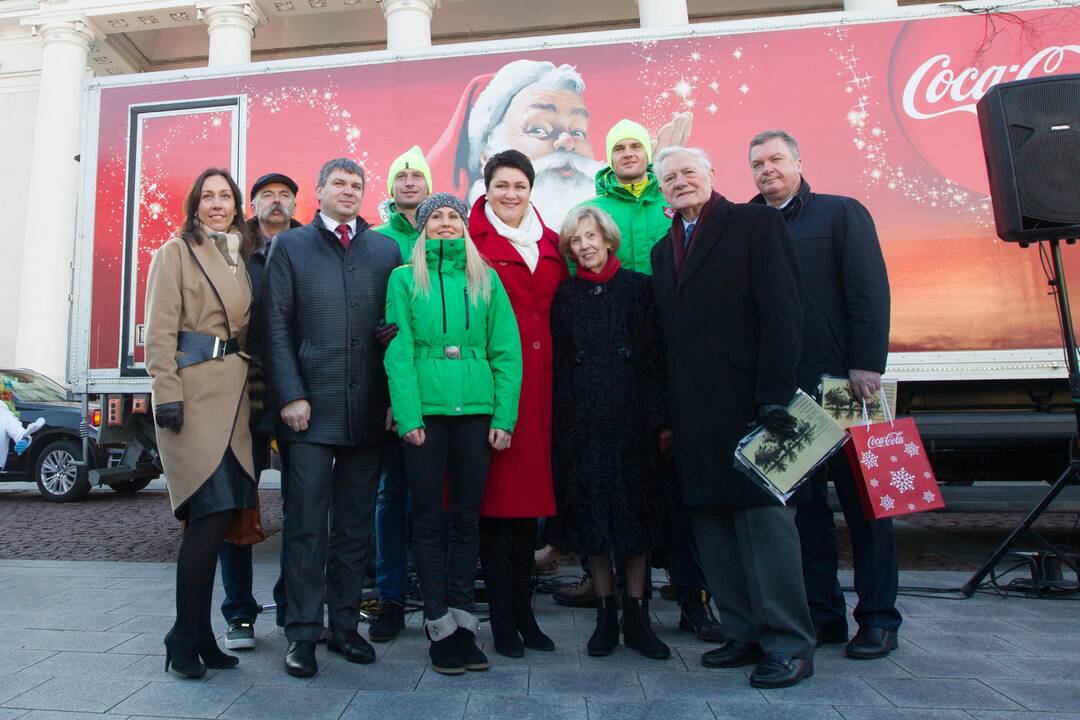 Startavo labdaringas Kalėdų karavanas