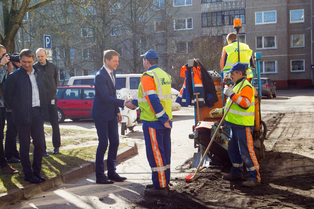 Tvarkomi Vilniaus daugiabučių kiemai