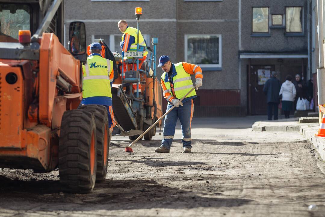 Tvarkomi Vilniaus daugiabučių kiemai