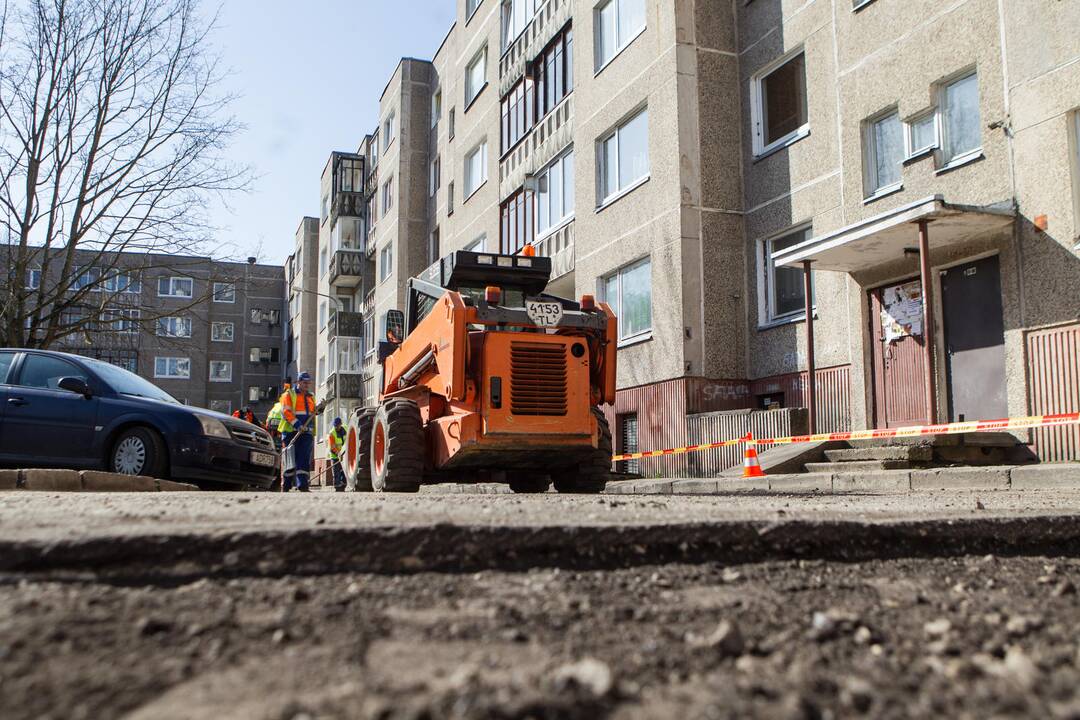 Tvarkomi Vilniaus daugiabučių kiemai