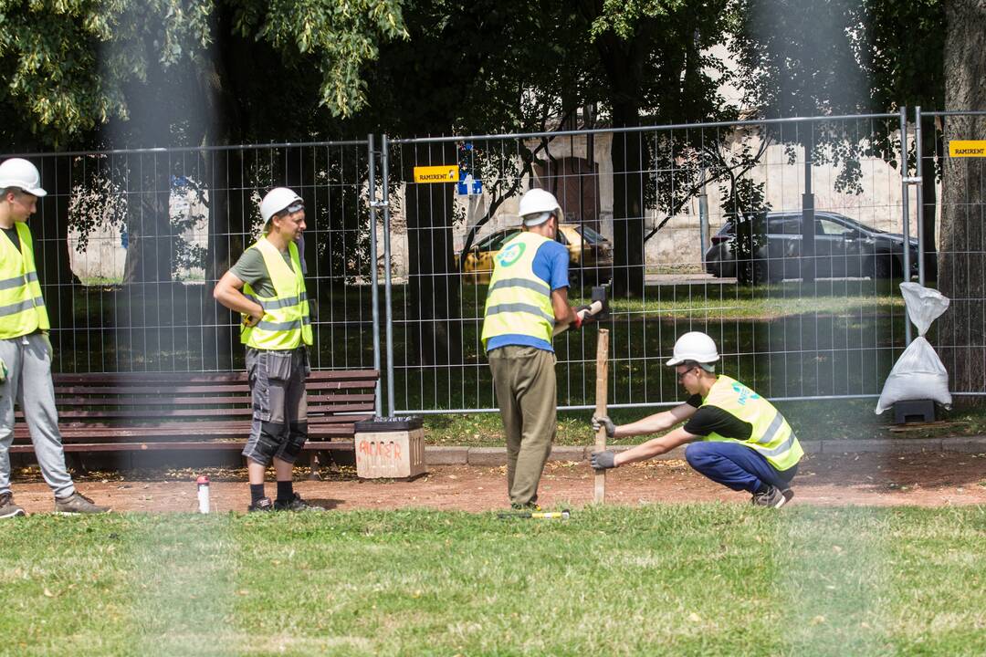 Prasideda Lukiškių aikštės atnaujinimo darbai