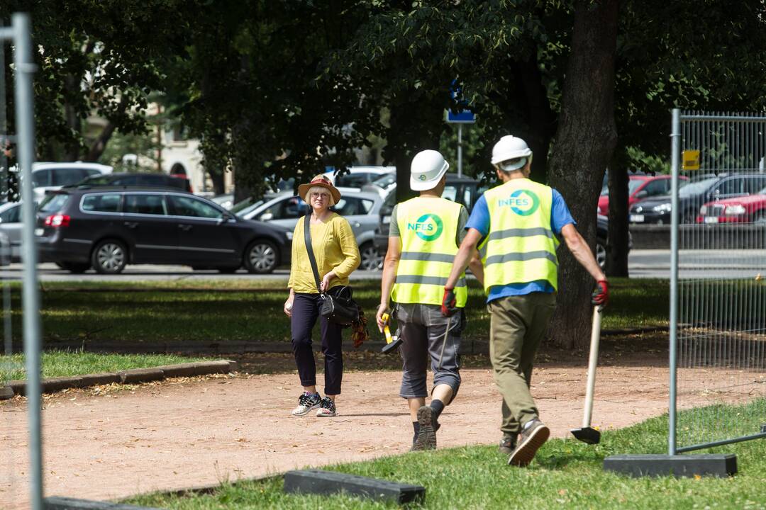 Prasideda Lukiškių aikštės atnaujinimo darbai