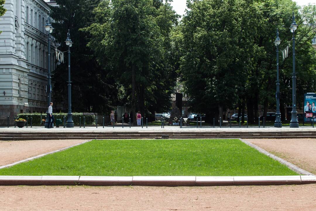 Prasideda Lukiškių aikštės atnaujinimo darbai