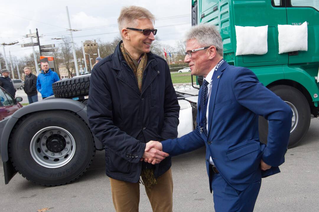 Vežėjai rinkosi į protesto akciją