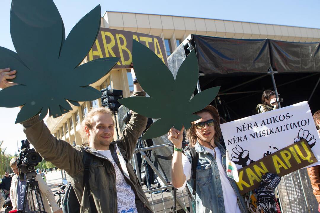 Prieš alkoholio ribojimus – protesto koncertas