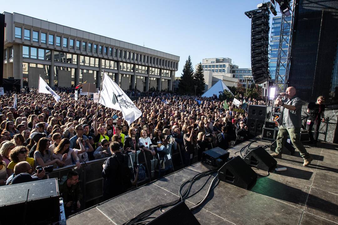 Prieš alkoholio ribojimus – protesto koncertas