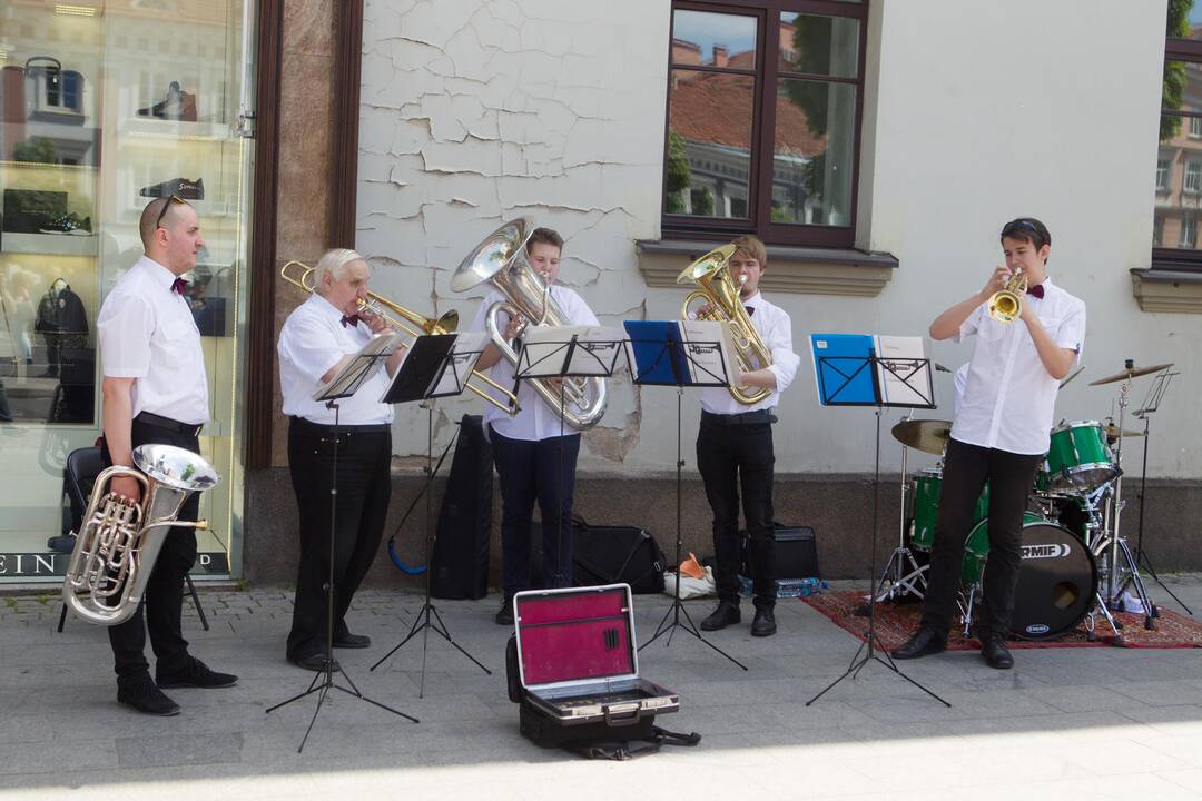 Vilniaus gatvėse aidi muzika